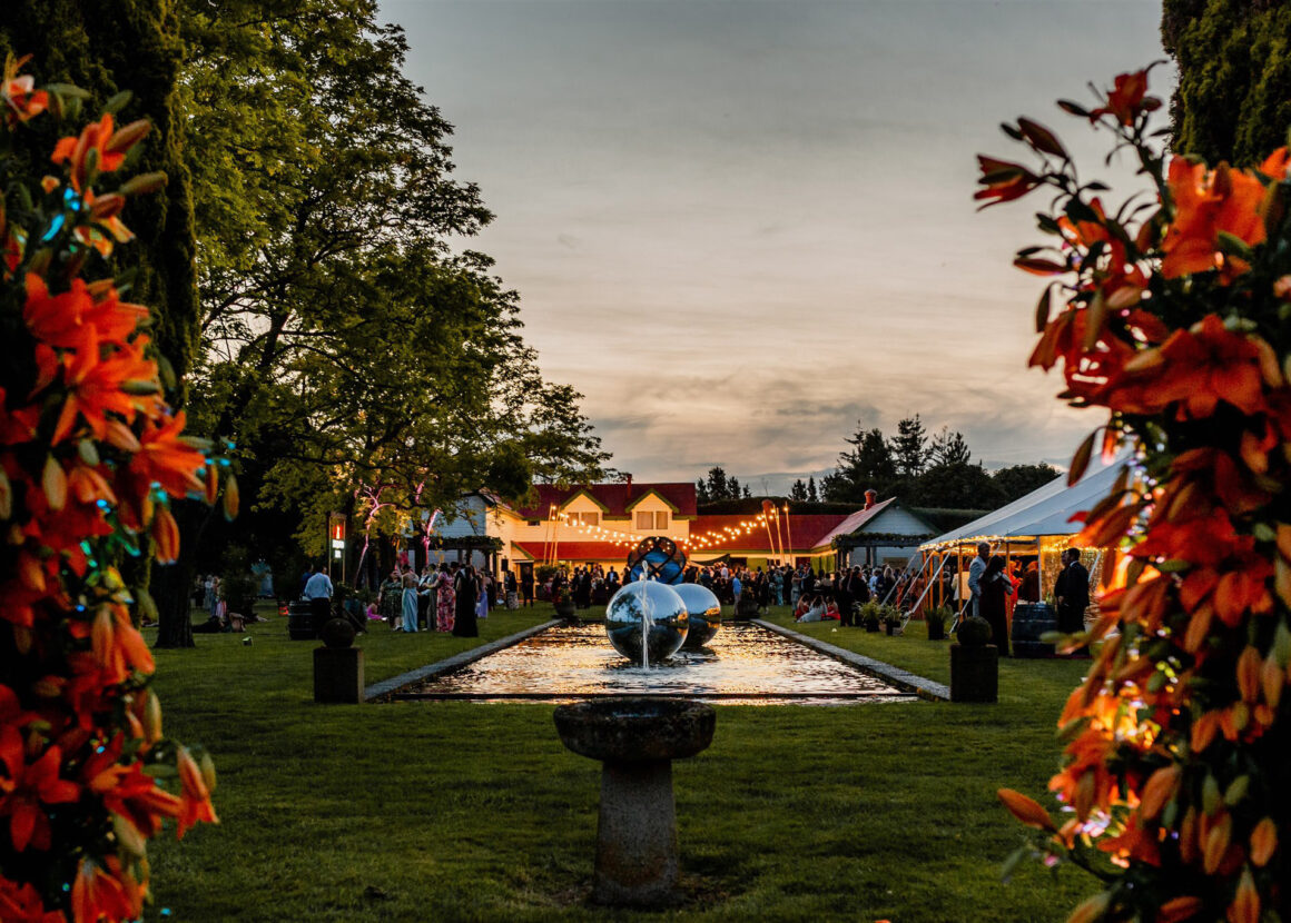 The historic Bostock Winery at Ngatarawa was the setting for the ball in 2023, where
guests were entertained by the Royal NZ Air Force band featuring Lisa Tomlin